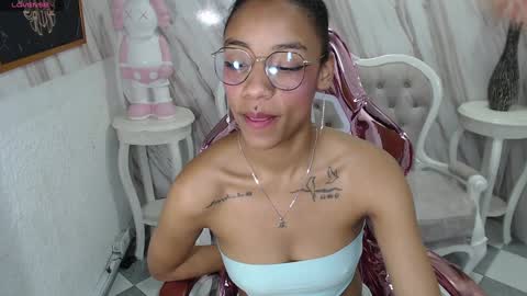 violeth_b online show from December 2024 06:49:02 PM
