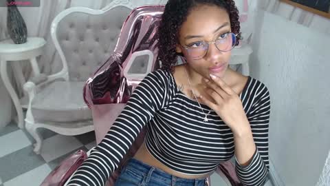 violeth_b online show from December 2024 03:49:02 PM