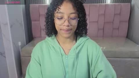 violeth_b online show from February 2026 12:54:01 PM