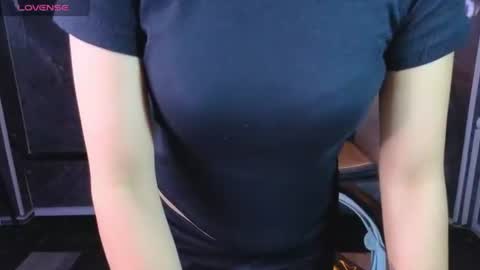 Snapshot of violeth_b chatting on July 2026 02:01:02 PM violeth_b online show from July 2026 02:01:02 PM