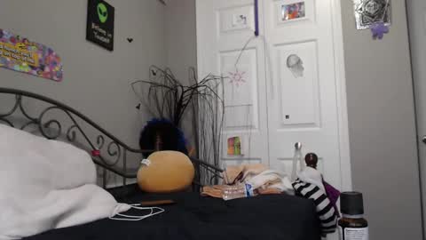 Snapshot of violethooper chatting on January 2025 05:05:01 PM Violet Hooper online show from January 2025 05:05:01 PM