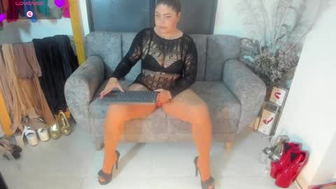 Snapshot of violetmontana chatting on May 2026 09:14:01 AM VIOLETA MONTANA online show from May 2026 09:14:01 AM