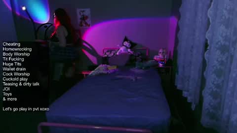 Snapshot of violetoctober chatting on September 2025 04:56:01 AM Violet October online show from September 2025 04:56:01 AM