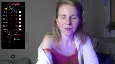 Snapshot of violetplath chatting on January 2025 09:55:02 PM Violet  next stream December 6 online show from January 2025 09:55:02 PM