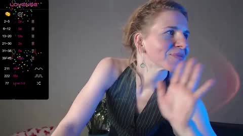 Snapshot of violetplath chatting on January 2025 05:56:01 AM Violet  next stream December 6 online show from January 2025 05:56:01 AM