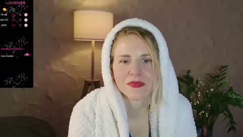 Snapshot of violetplath chatting on March 2025 11:14:01 PM Violet  next stream December 6 online show from March 2025 11:14:01 PM