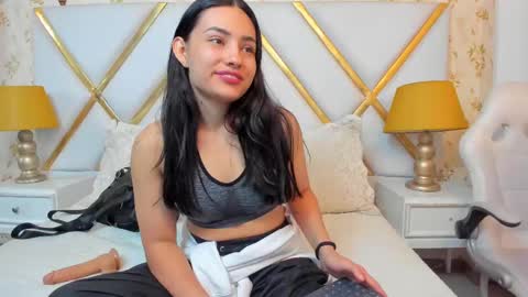 Snapshot of violetrousse chatting on October 2025 02:31:01 PM Violet Rousse online show from October 2025 02:31:01 PM