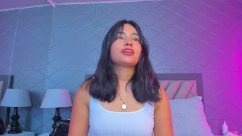 Snapshot of violetrousse chatting on February 2026 04:49:02 PM Violet Rousse online show from February 2026 04:49:02 PM