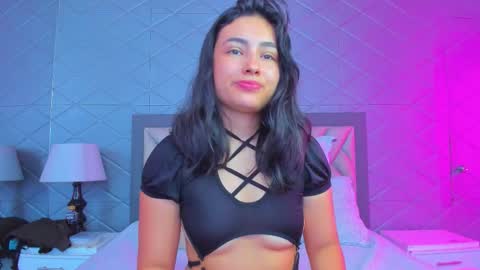 Snapshot of violetrousse chatting on February 2026 05:30:02 PM Violet Rousse online show from February 2026 05:30:02 PM