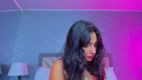 Snapshot of violetrousse chatting on February 2026 04:55:02 PM Violet Rousse online show from February 2026 04:55:02 PM