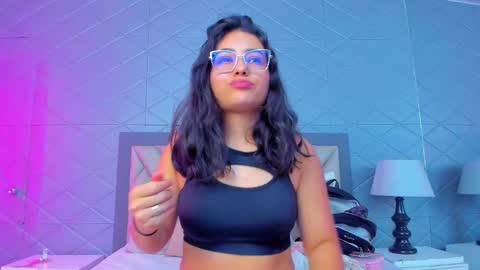 Snapshot of violetrousse chatting on February 2026 05:13:02 PM Violet Rousse online show from February 2026 05:13:02 PM