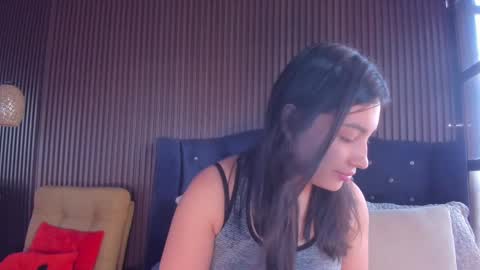 Violet Rousse online show from April 2026 04:04:01 PM