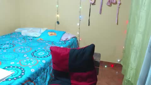 Snapshot of violetsexhot999 chatting on February 2025 03:53:01 AM Violet777 online show from February 2025 03:53:01 AM