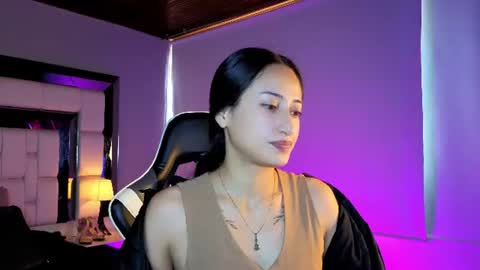 violetskinny online show from August 2026 06:55:01 PM