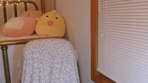 Snapshot of violetskyesx chatting on February 2026 12:27:02 AM Violet Skye online show from February 2026 12:27:02 AM