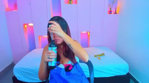 Snapshot of violetsmith7 chatting on January 2025 08:15:02 PM violetsmith online show from January 2025 08:15:02 PM