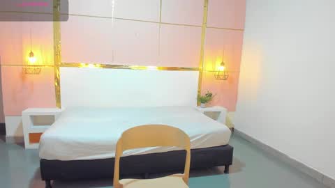 Snapshot of violetsmith7 chatting on February 2025 03:21:02 AM violetsmith online show from February 2025 03:21:02 AM