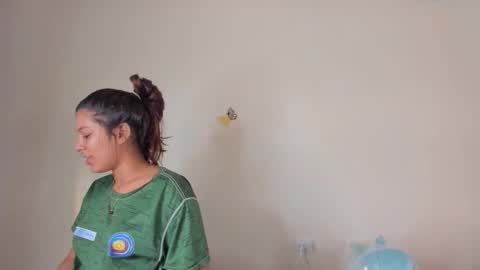 violett_24_ online show from November 2025 01:15:01 AM