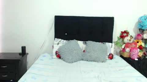 violeta  online show from February 2025 06:46:01 PM