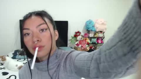 Snapshot of violett_flowers chatting on February 2025 07:45:02 PM violeta online show from February 2025 07:45:02 PM