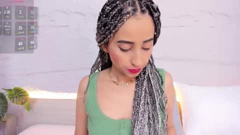 Violett  online show from November 2025 12:05:01 PM