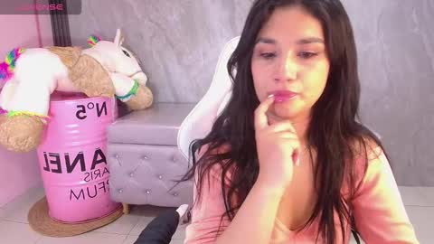 Violetta  online show from October 2025 04:33:01 AM