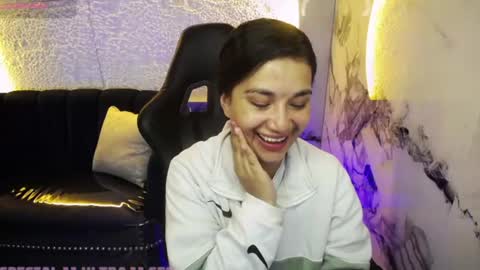 Snapshot of violetta_jhonson_v chatting on June 2026 03:44:01 AM Violetta online show from June 2026 03:44:01 AM