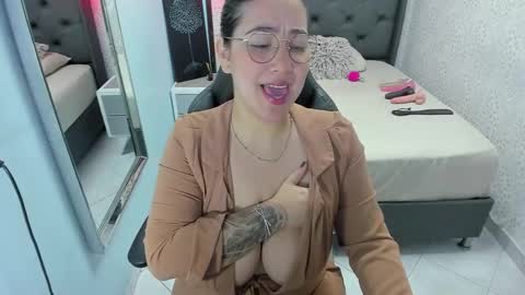 VIOLETTA online show from March 2026 12:54:01 PM