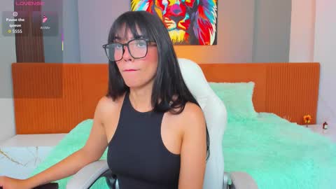 Snapshot of violetta_skinny chatting on November 2025 10:13:02 AM violetta online show from November 2025 10:13:02 AM