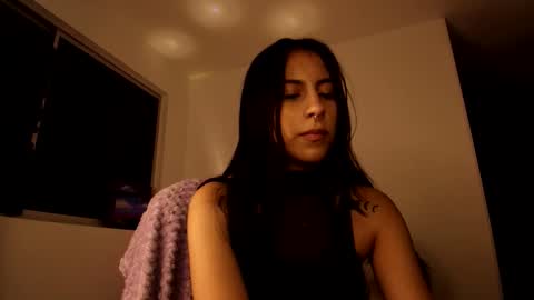 Snapshot of violettastars chatting on October 2025 03:45:01 AM Violetta....Follow me in Twitter... online show from October 2025 03:45:01 AM