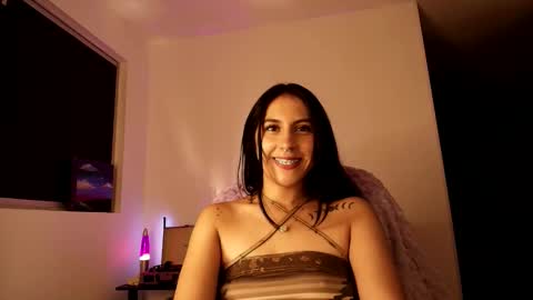 Snapshot of violettastars chatting on October 2025 03:47:02 AM Violetta....Follow me in Twitter... online show from October 2025 03:47:02 AM