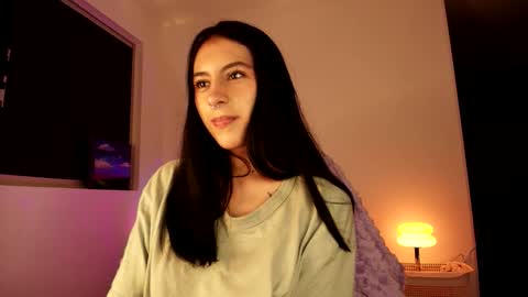 Snapshot of violettastars chatting on October 2025 04:13:02 AM Violetta....Follow me in Twitter... online show from October 2025 04:13:02 AM