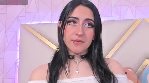 Snapshot of violettbloss chatting on January 2025 09:19:01 PM Violeta online show from January 2025 09:19:01 PM