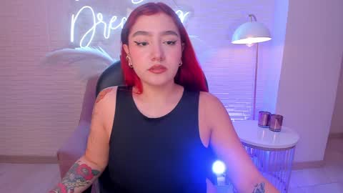 Snapshot of violettcastel chatting on December 2024 05:22:02 PM Violett Castel online show from December 2024 05:22:02 PM