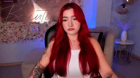 Snapshot of violettcastel chatting on September 2025 06:46:02 PM Violett Castel online show from September 2025 06:46:02 PM