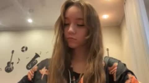 Mira online show from December 2025 05:48:01 AM