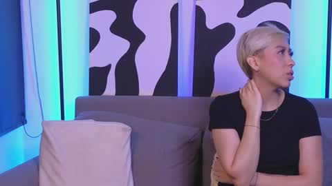 Violet online show from December 2024 02:49:02 AM