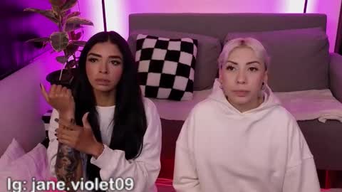 Violet online show from December 2025 01:35:01 AM