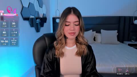 Violett  online show from October 2025 07:14:01 PM