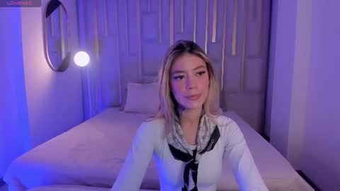 Snapshot of violetthansson chatting on June 2026 11:53:01 AM Violett online show from June 2026 11:53:01 AM