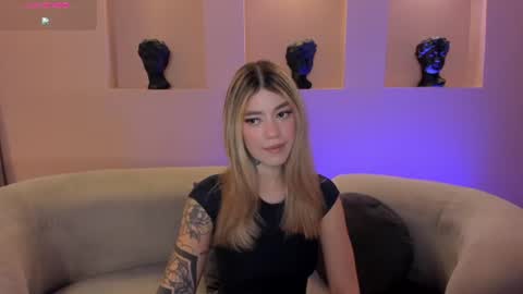 Snapshot of violetthansson chatting on June 2026 11:11:02 AM Violett online show from June 2026 11:11:02 AM