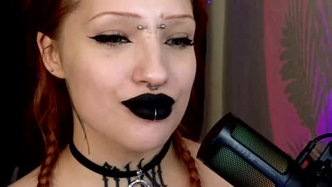 Snapshot of violetvio1ator chatting on January 2025 05:15:01 PM Dommy mommy online show from January 2025 05:15:01 PM