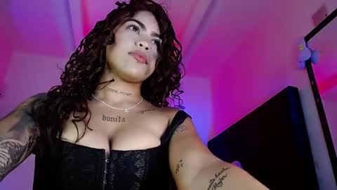 Snapshot of violetwitch05 chatting on February 2025 09:09:01 PM Violet online show from February 2025 09:09:01 PM