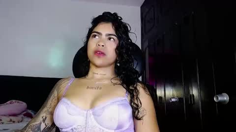 Snapshot of violetwitch05 chatting on September 2025 02:48:02 AM Violet online show from September 2025 02:48:02 AM