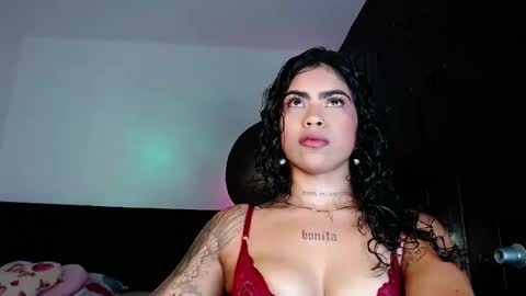 Snapshot of violetwitch05 chatting on October 2025 09:01:01 PM Violet online show from October 2025 09:01:01 PM