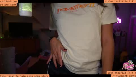 Snapshot of violishh chatting on November 2025 01:04:02 AM follow me on twitter violishh and ig violishh online show from November 2025 01:04:02 AM