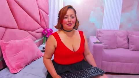 Snapshot of viooleta_thomson chatting on February 2026 04:13:01 AM Violeta thomson online show from February 2026 04:13:01 AM