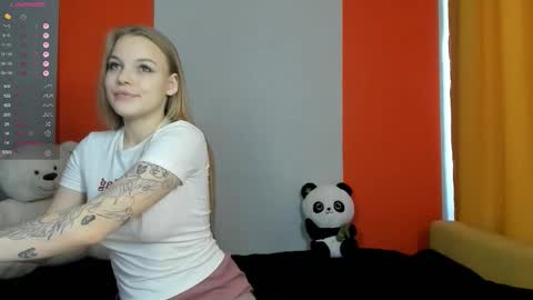 Hello im Harli  online show from January 2026 12:07:02 PM