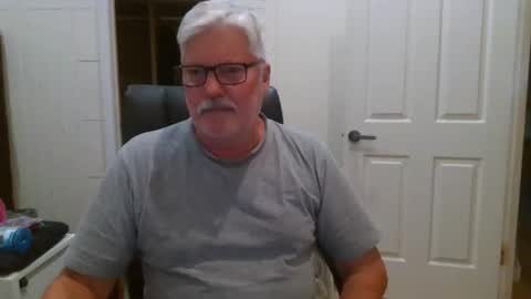 viper654321 online show from December 2025 07:49:01 AM