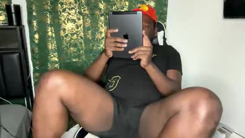 Elle Hood online show from November 2025 03:12:01 AM